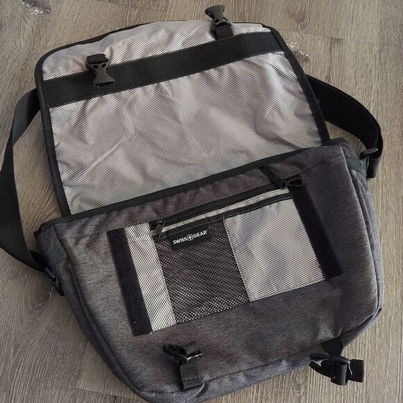 Swissgear 5302 Getaway Laptop Messenger Bag - Heather Gray - Picture 2 of 5